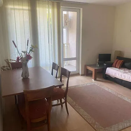 Ground Floor, 2-bed アパート サニービーチ